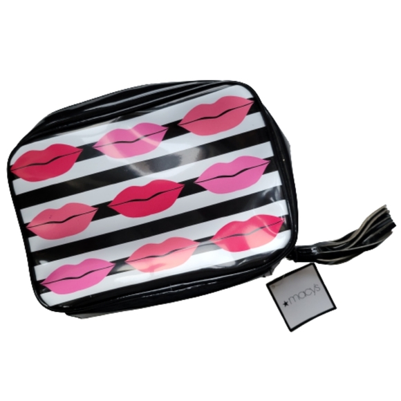 Macy's Bags Nwt Macys Makeup Bag Poshmark